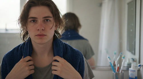 6‑Piece Cotton Towel Set — plush, fade‑resistant 100% cotton in deep navy. 600GSM. Includes 2 bath towels, 2 hand towels and 2 washcloths